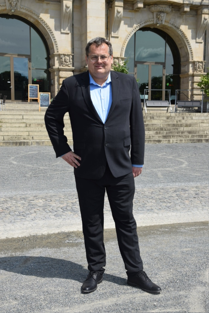 Portrait-Machentanz-serioes Dirk Machentanz